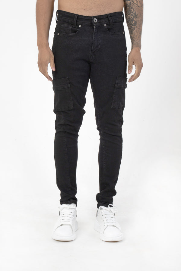 DNM_Product_Black_Cargos_pockets_Story.mp4